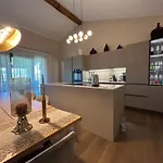 Tt