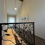 Tt Villa *