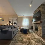 Villa Tt *