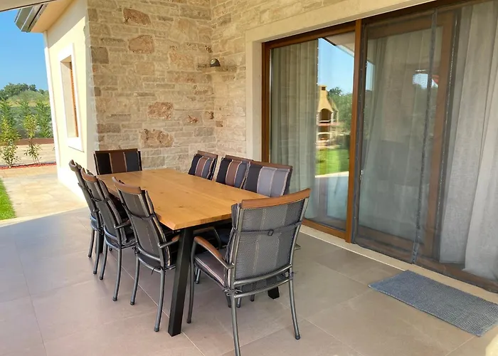 Tt * Novigrad Istria